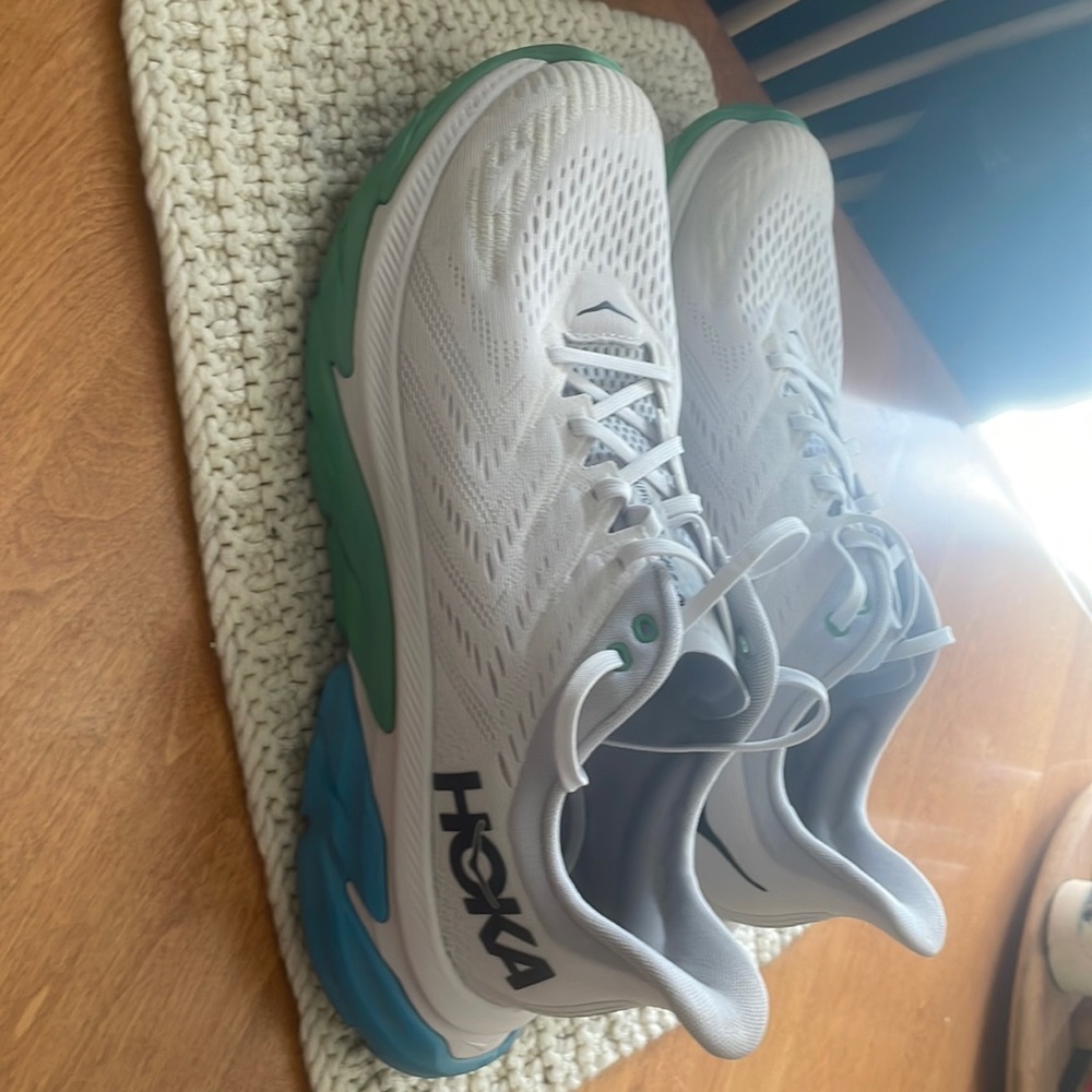 Like new HOKA